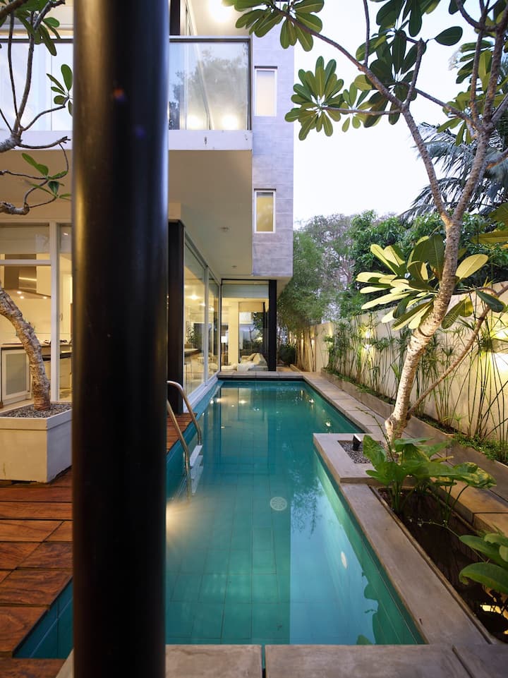 Modern And Luxurious 5-bedroom Home - Colombo