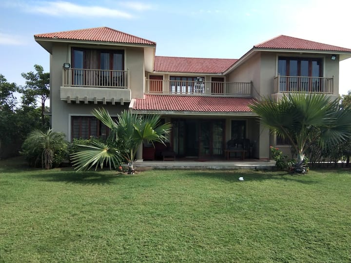 Golfview Villa - Sanand