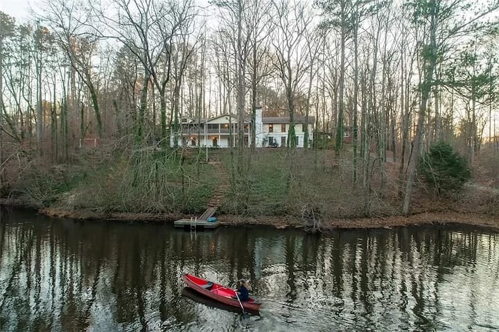 Huge Private Lakeside Retreat - (Hickory Lodge) - Canton, GA