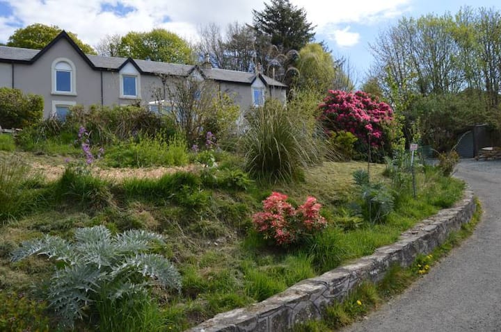Spacious Cottage With Stunning Loch Views - Dunoon