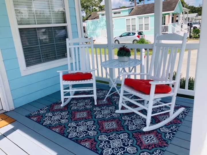 Tiny Cottage Close To Disney & Universal - Belle - Kissimmee, FL