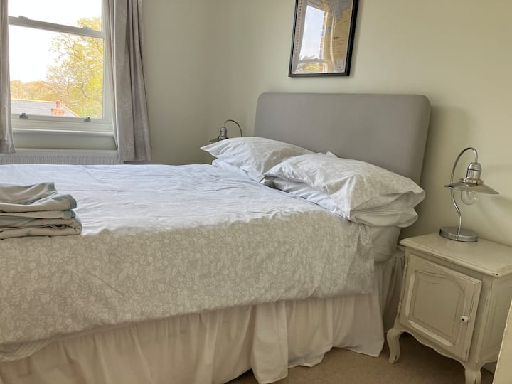 Double Bedroom Or Twin Available In Hamble - 修咸頓