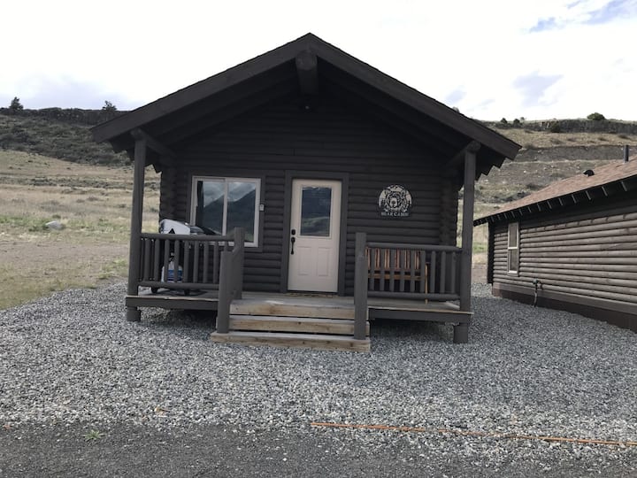 Bear Log Cabin Close To The Yellowstone River - Emigrant, MT