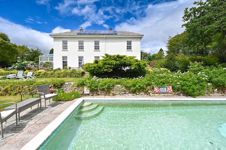 Caerhays Apartment With Outdoor Pool And Gardens In Historic Mansion House - コーンウォール