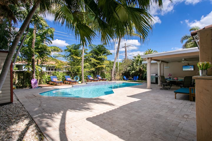 Luxury Villa W/ Heated Pool & Hot Tub & Huge Private Tropical Yard - Broward County, FL