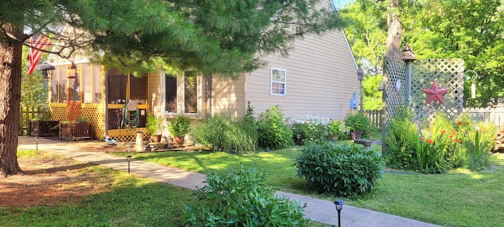 Cozy Cottage Close To Uindy & Downtown - Kota