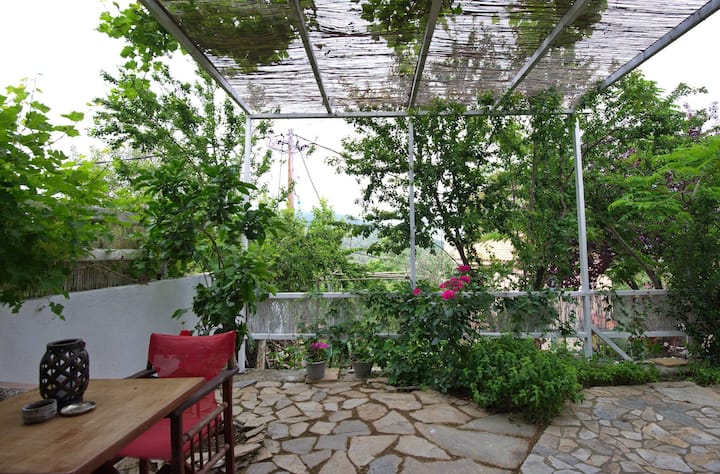 Vintage House In The Picturesque Town - Alonissos