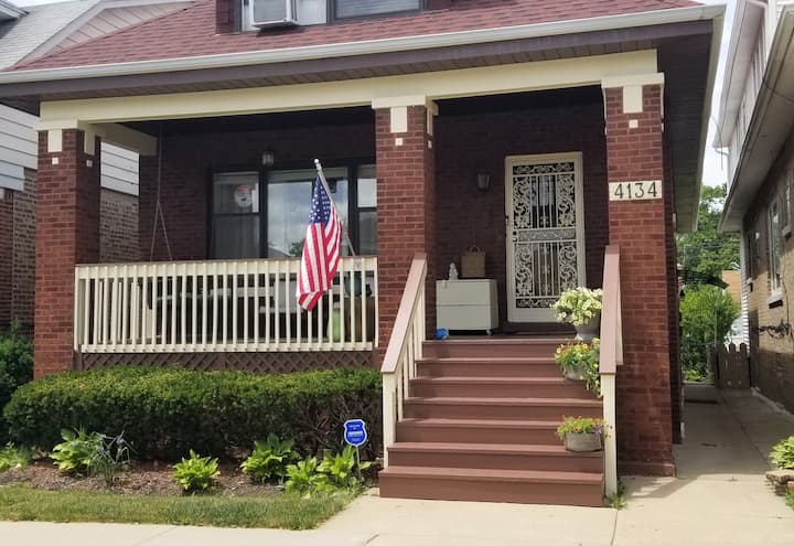 Cozy Home Living, Dogs, Kids, Free Parking, 420 Ok - Chicago, IL