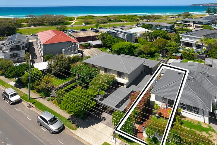 50 Metres To Beach, Great Seaside Getaway! - Northern Beaches Council