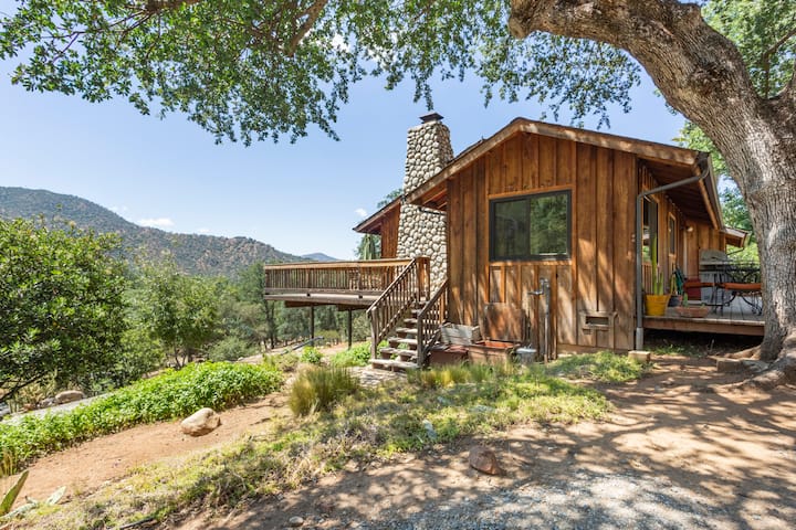 2 Living Rooms! One For Adults And One For The Children! - Three Rivers, CA