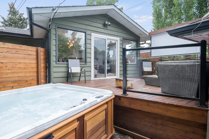 Dreamy Cabin Style Bungalow » Hot Tub&steam Shower - Edmonton, Canada