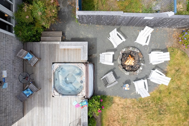 Gg:~hottub~firepit~beach~stocked Kitchen~games~dog - Cannon Beach, OR