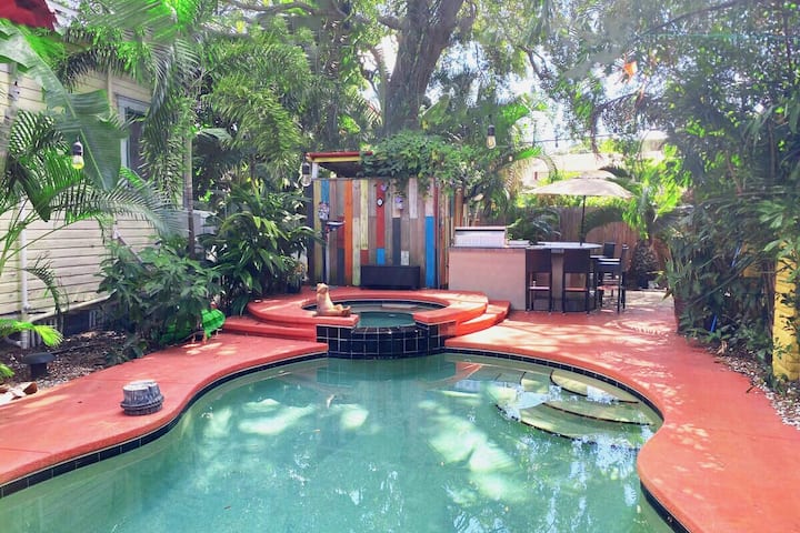 Historic Bungalow With Pool In Ybor City - Amalie Arena