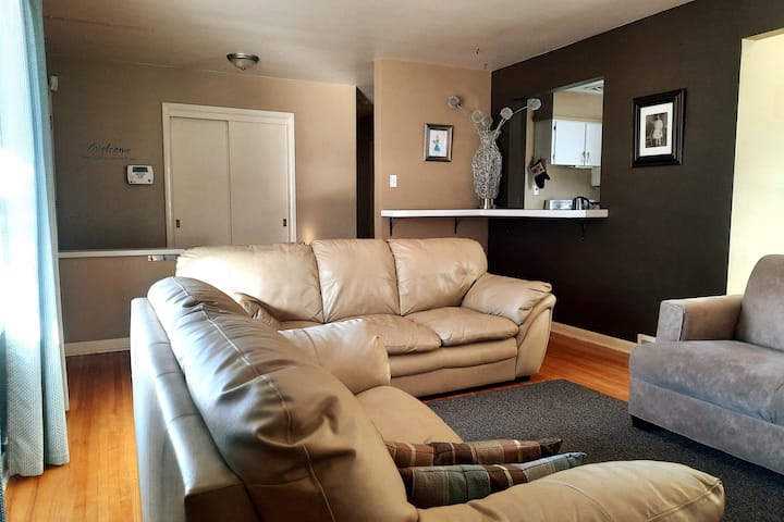Clean & Cozy • One Block To Foothills Hospital - Calgary