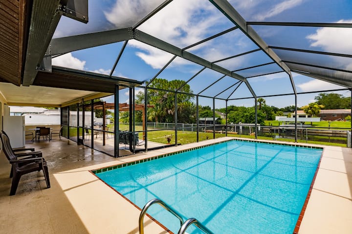 Discount May- October Waterfront Home W/ Private Heated Pool, Dock, Wifi - Port Charlotte, FL