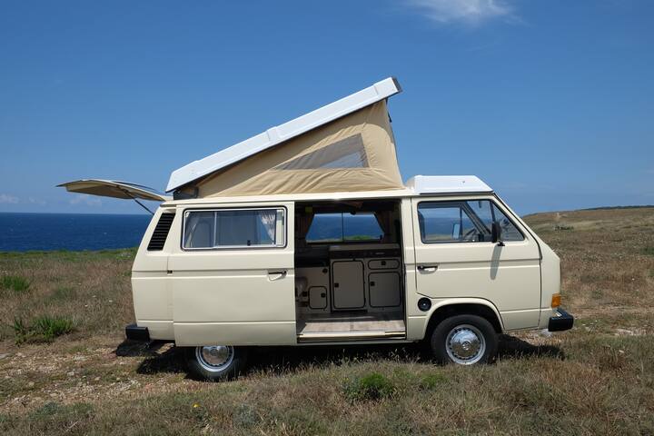 Vintage Campervan “Pipiana”, 1986 Volkswagen T3 - Solanas