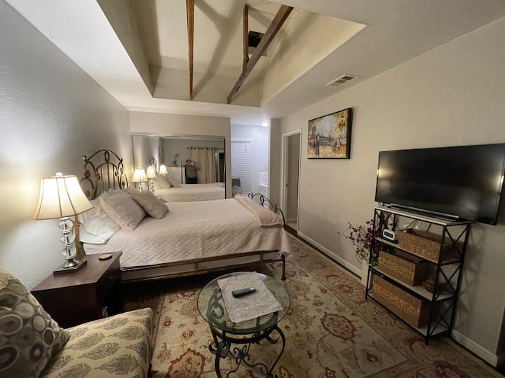Fabulous Studio/suite W Private Entrance And Patio - Summerland, CA