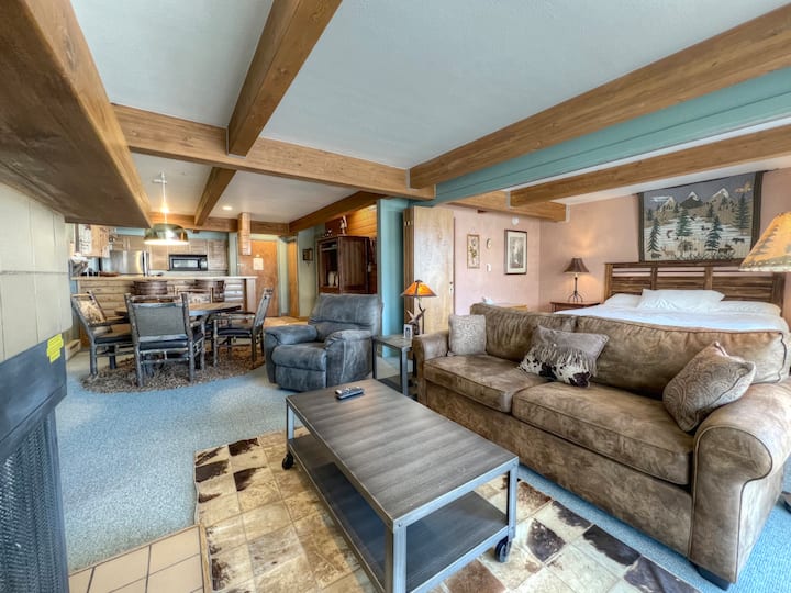 Walking Distance To The Lift! With Hot Tub! - Crested Butte, CO