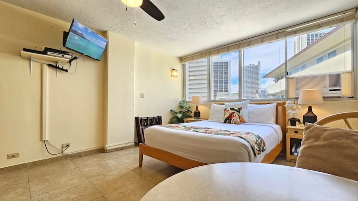 8th Floor Waikiki Grand, City View Full Kitchen - Lanikai Beach, HI