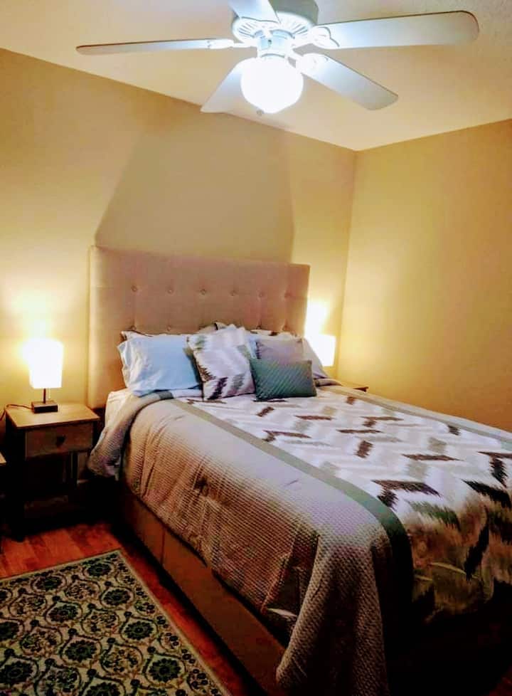 The Lake Wood Bedroom - Sanford, FL
