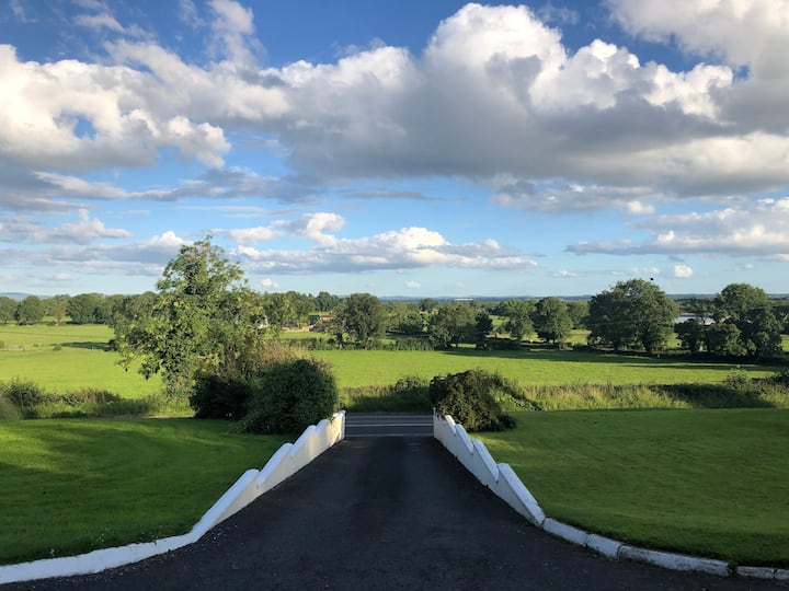 Comfortable House With Expansive Countryside View - Kildare
