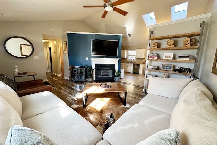 Bright And Open Renovated Home. - High Point, NC