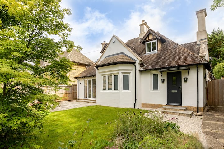 Stunning 5 Bed In The Centre Of Bourton! - バートン＝オン＝ザ＝ウォーター
