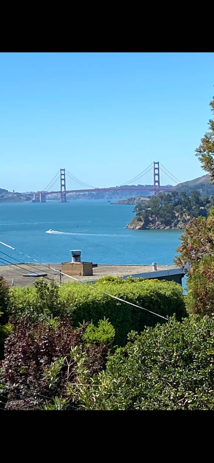 Golden Gate Bridge View House - Sausalito