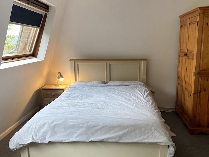 Double Room In Highly Convenient Location - Exeter