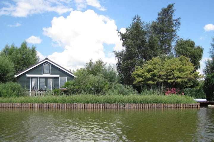Idyllic Cottage By The Lake - Gouda