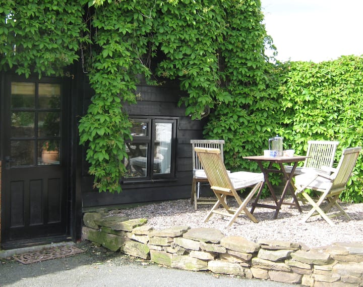 The Granary Cottage, Wonderful Views, Dog Friendly - Llandrindod Wells
