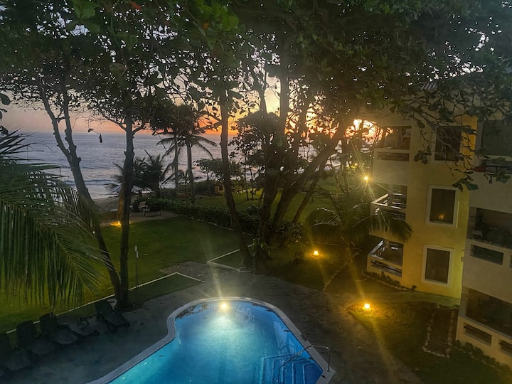 Top-floor beachfront condo in luxury resort, 2bd 2bth, sea views and more - República Dominicana
