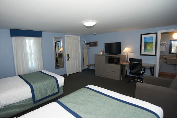 Standard Room - 2 Double Beds. - Sandwich, MA
