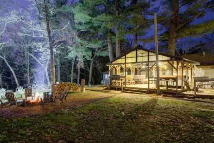 Rustic Retreat: Cabin Getaway - Wisconsin Dells, WI