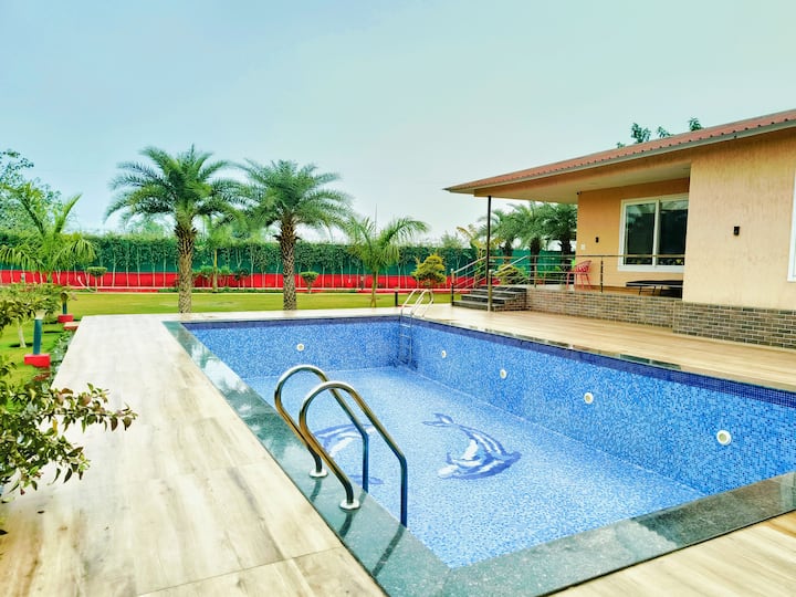 27. 2bhk Luxury Farm House Relax By Instay - Noida