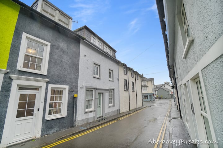 Home From Home, 3 Bedroom Cottage, Village Centre - Aberdovey