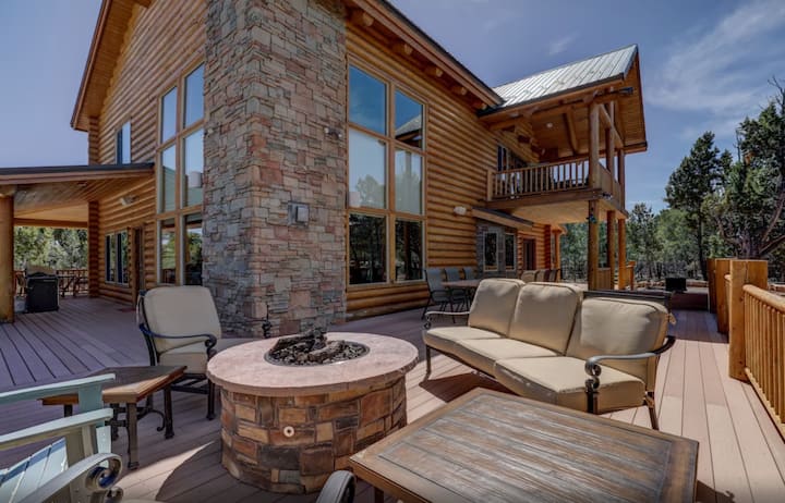 Beautiful Log Home W/ Fire Pit & Wrap Around Porch - Utah
