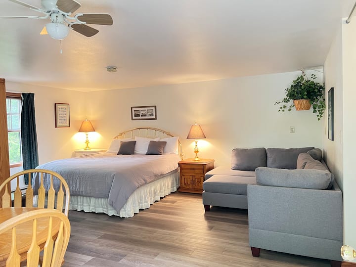 A Charming Suite For Two, Walk From The Ferry - Washington Island, WI