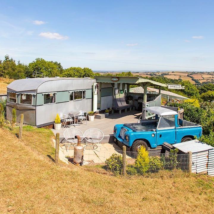 Land Rover Hot Tub & Bluebird Penthouse - North Devon District
