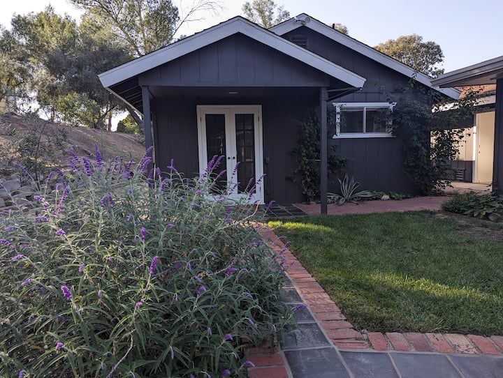 San Diego County Cozy Cottage Getaway - Valley Center, CA