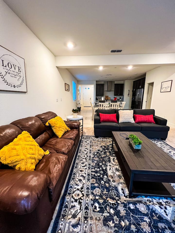 Luxe Family Retreat*new Home*pets Ok*king Bed - Rancho Cordova, CA