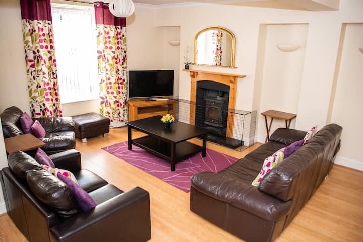Spacious 4 Bedroom Holiday Home In Central Laugharne, Sw Wales - Laugharne