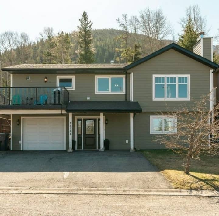 Turtle Mtn Getaway: Cozy Family Home On The Mtn - Blairmore