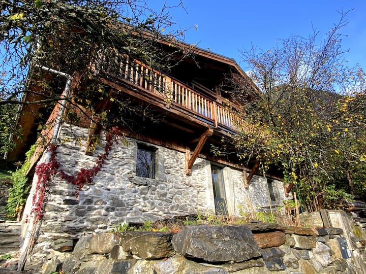 300-year-old Farmhouse Chalet - Lac de Pormenaz