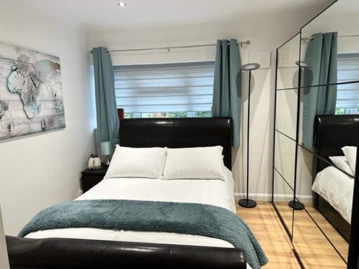 Double Bedroom In London Stay At Ev And Xen Home - ラムフォード