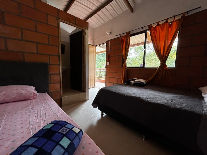 Habitación Para 3 Wifi Ingreso Rio Y Baño Privado - San Carlos, Antioquia, Colombia
