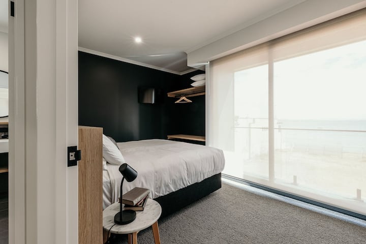 2 Bedroom Oceanview Apartment - Port Lincoln