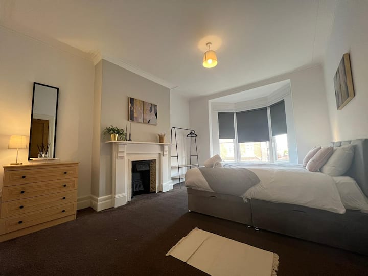 3 Bedroom Flat South Shields West - Sunderland