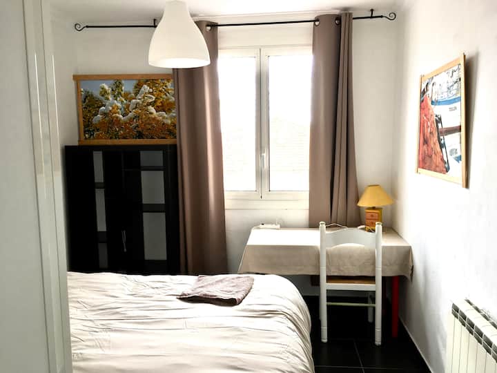 Chambre Dans Appartement Aux 1000 Fenêtres - Toulon