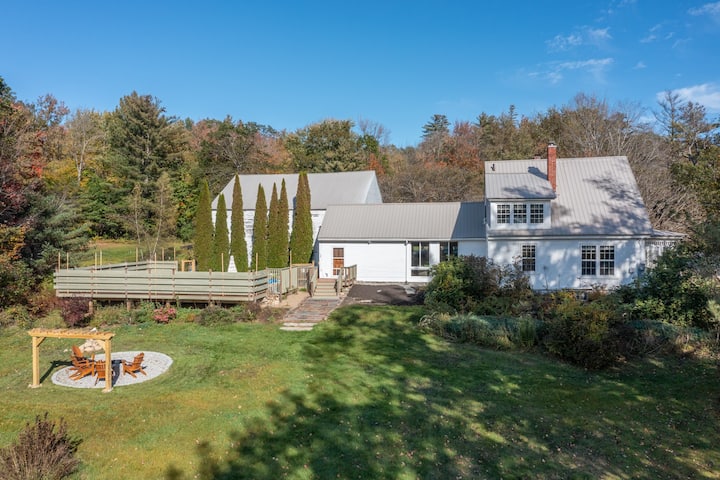 Newly Renovated 1840 Farmhouse In Meredith - Weirs Beach, NH